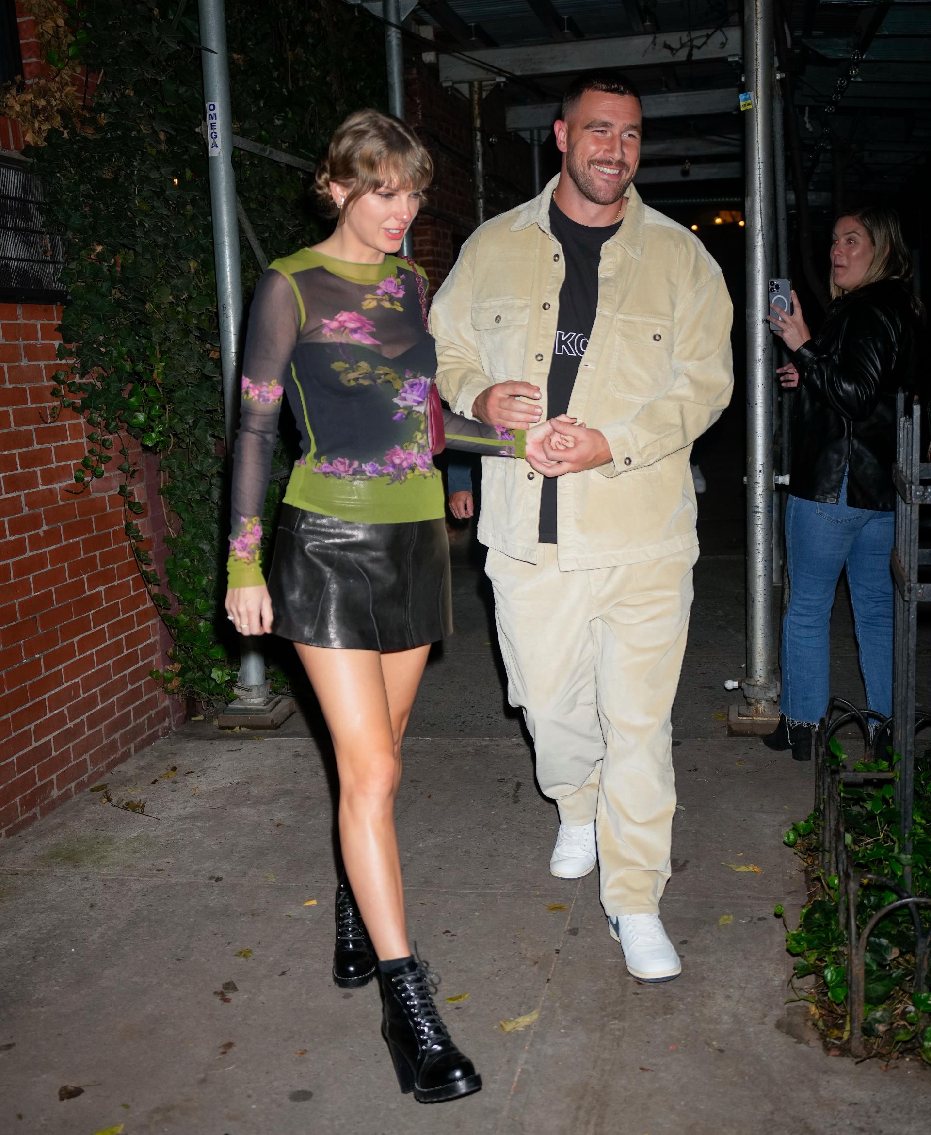 Taylor Swift and Travis Kelce going to dinner at Waverly Inn.