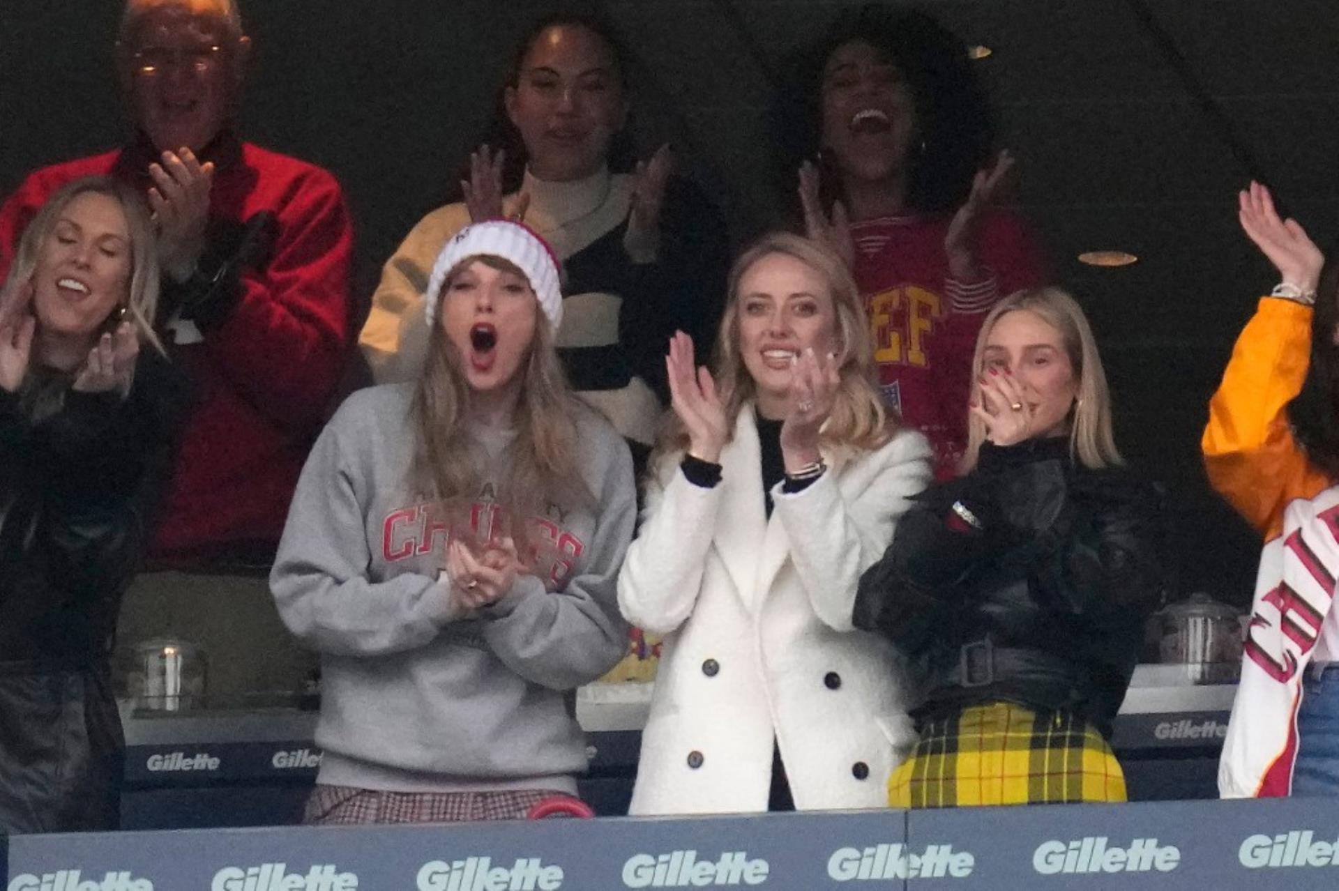 Taylor Swift and Brittany Mahomes