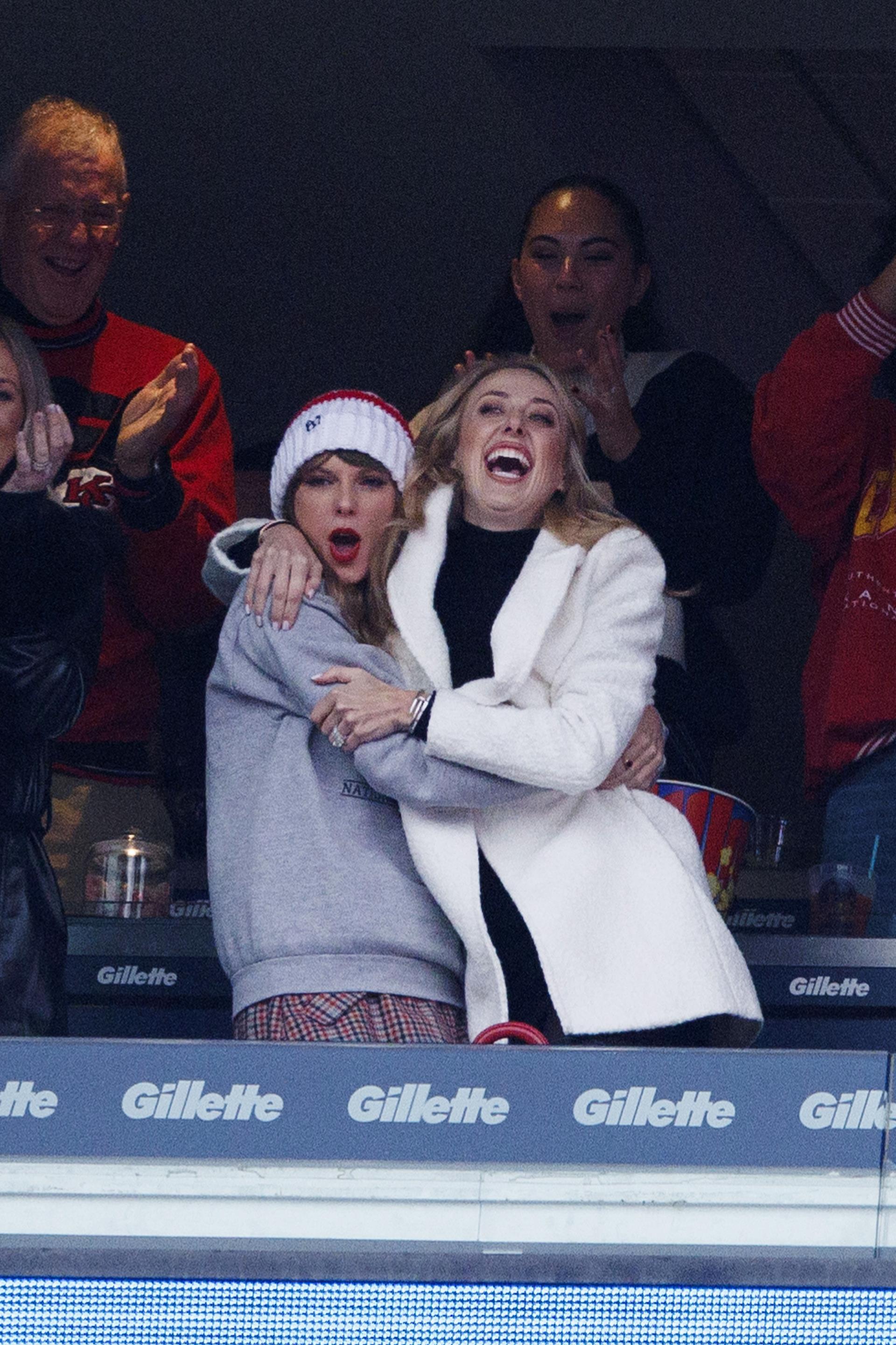 Taylor Swift and Brittany Mahomes
