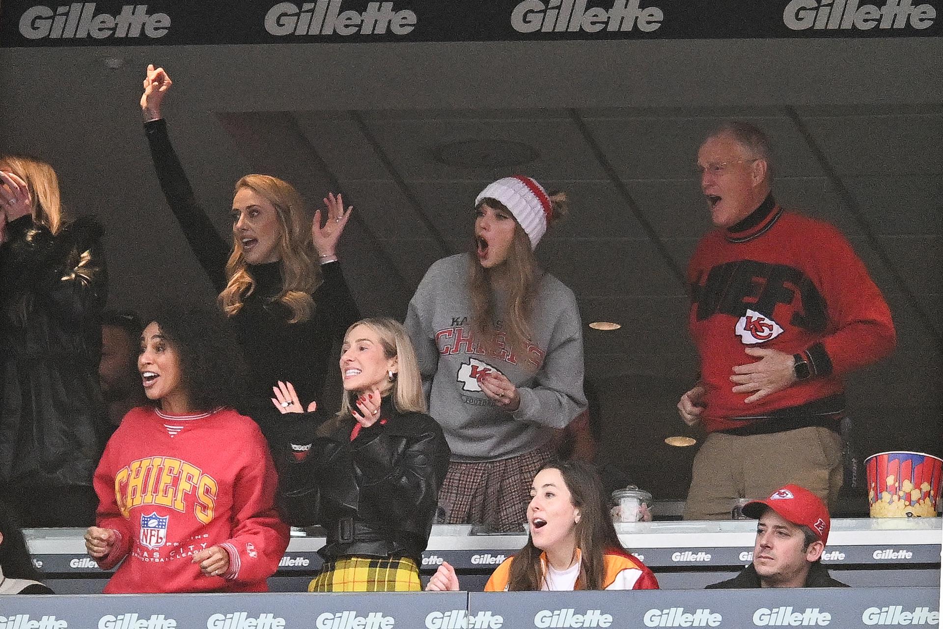 Taylor Swift and Scott Swift