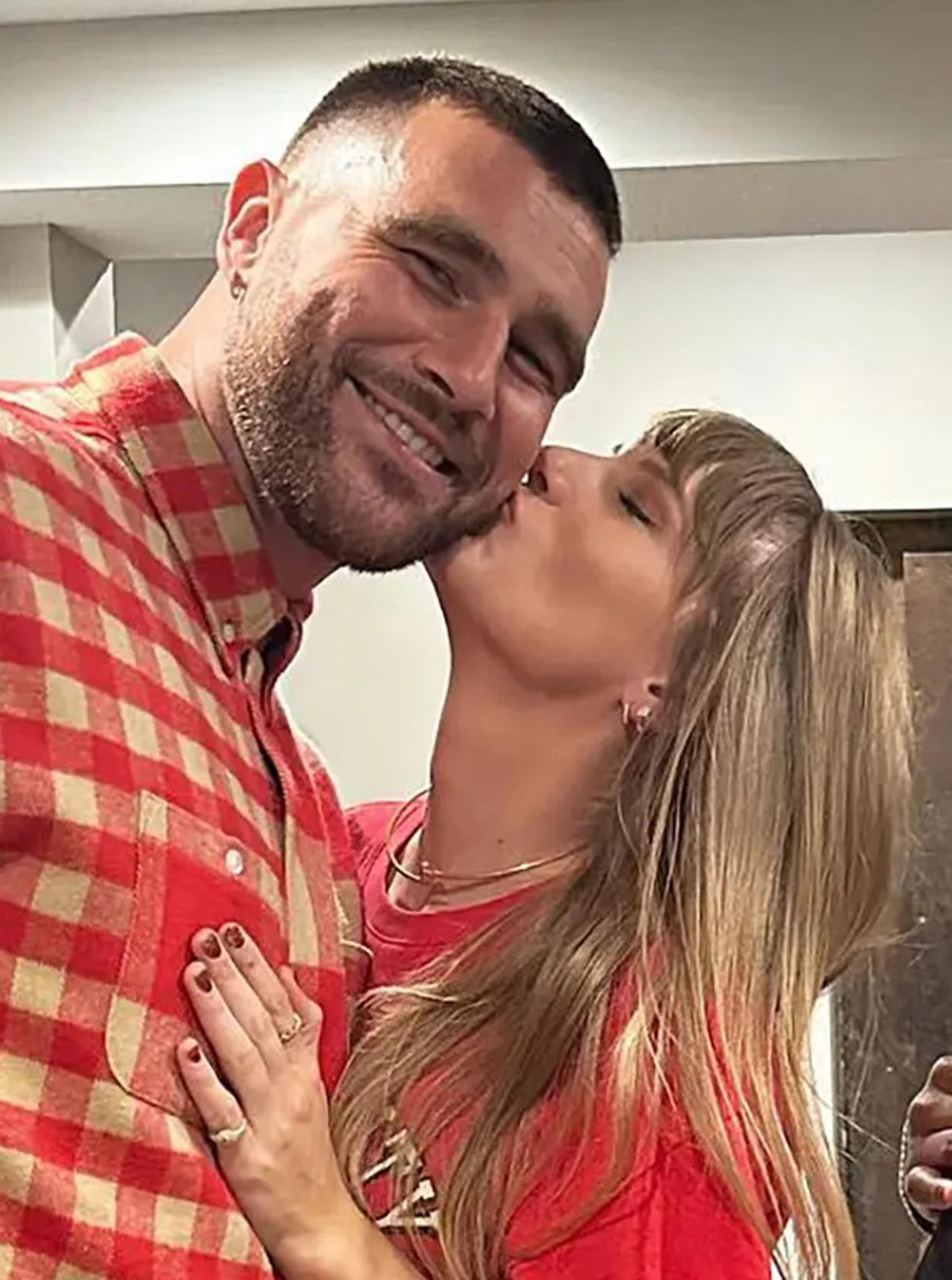 Taylor Swift and travis kelce